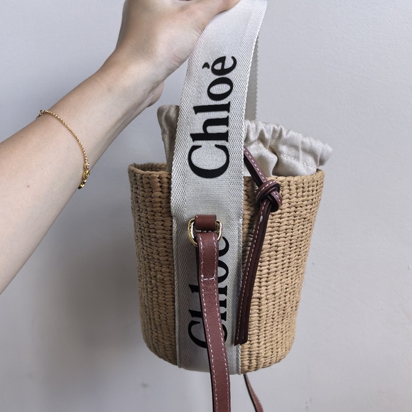 Chloe★Small Woody tote bag in natural fibers Chloé Small Woody Tote Bag In Natural Fibers in Black
